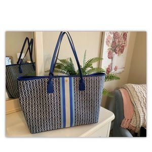 Tory Burch Gemini Link Extra Large Tote - Blue